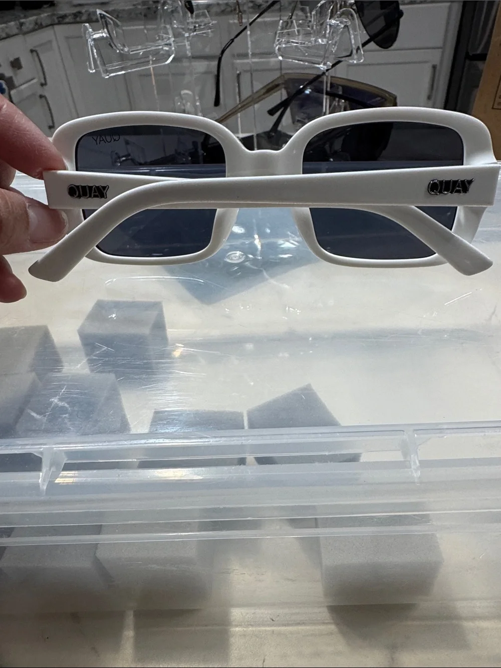 Quay Australia Polarized Sunglasses VR/AR Subcategory Classification
